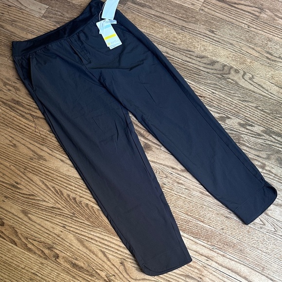 Zella Pants - Zella all day lightweight jogger zip pocket
Elastic waist black size small NWT